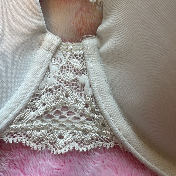 Wacoal Bra 38C - Picture 4 of 7